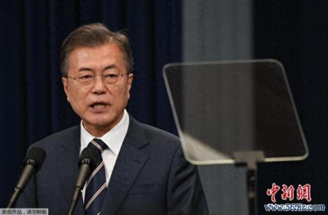 府上图:韩国前总统文在寅。